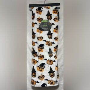 NWT Witches Brew Halloween Pumpkin Oversized Fleece Throw Blanket Plush Fall